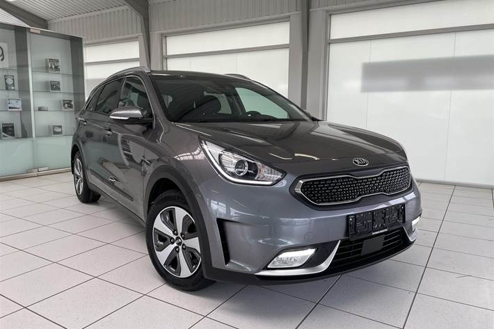 Grå Kia Niro fra 2017 set udefra