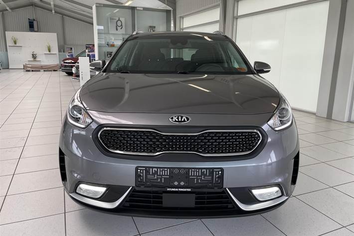Grå Kia Niro fra 2017