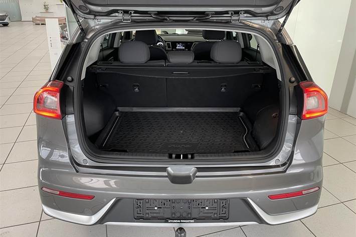 Grå Kia Niro fra 2017