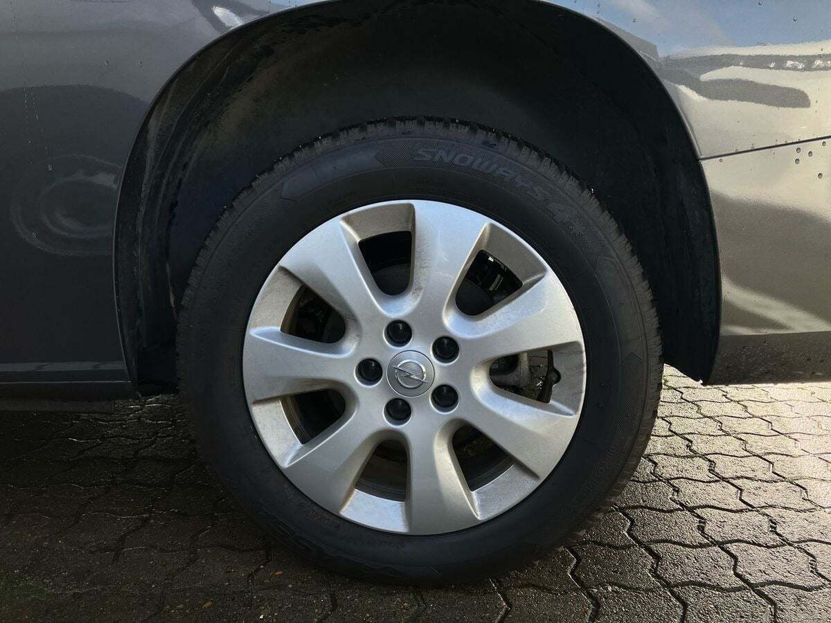 Grå Opel Combo-e Life fra 2024