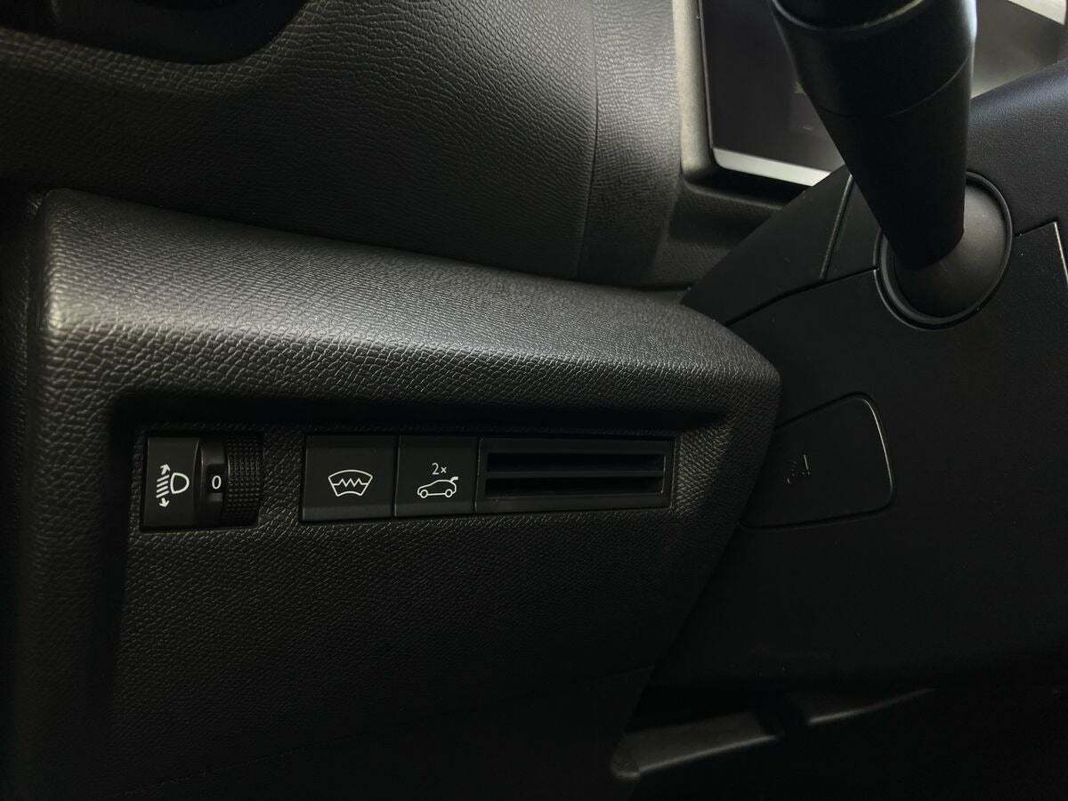 Grå Citroën ë-C4 X fra 2024