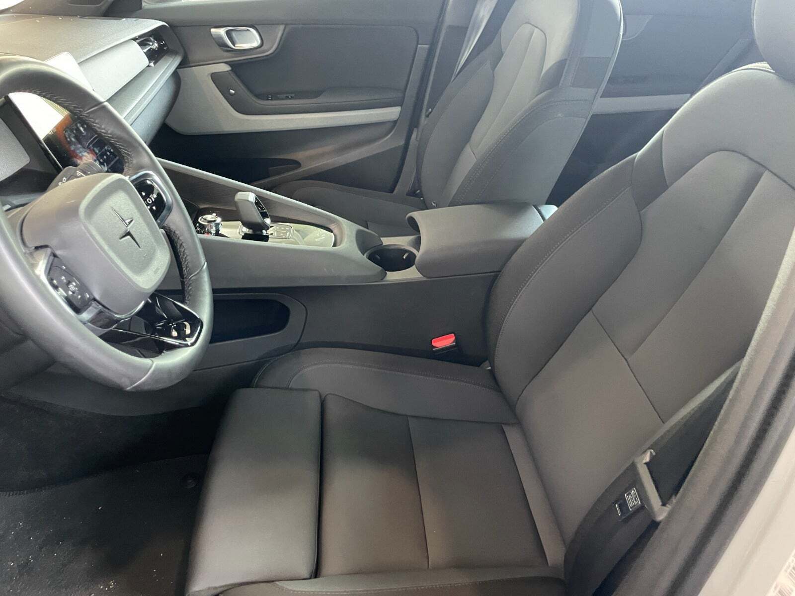 Sølv Polestar 2 fra 2023