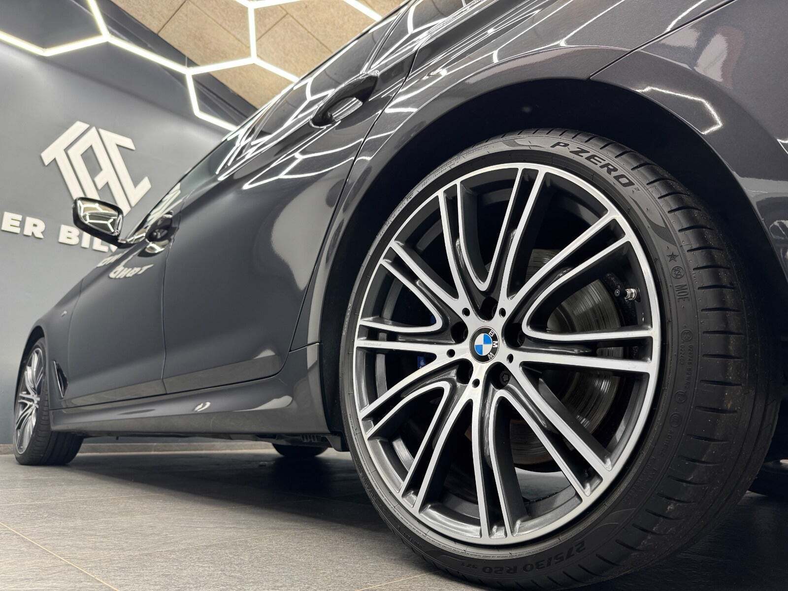 Sort BMW 530d fra 2020