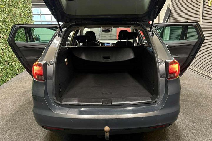 undefined Opel Astra fra 2016