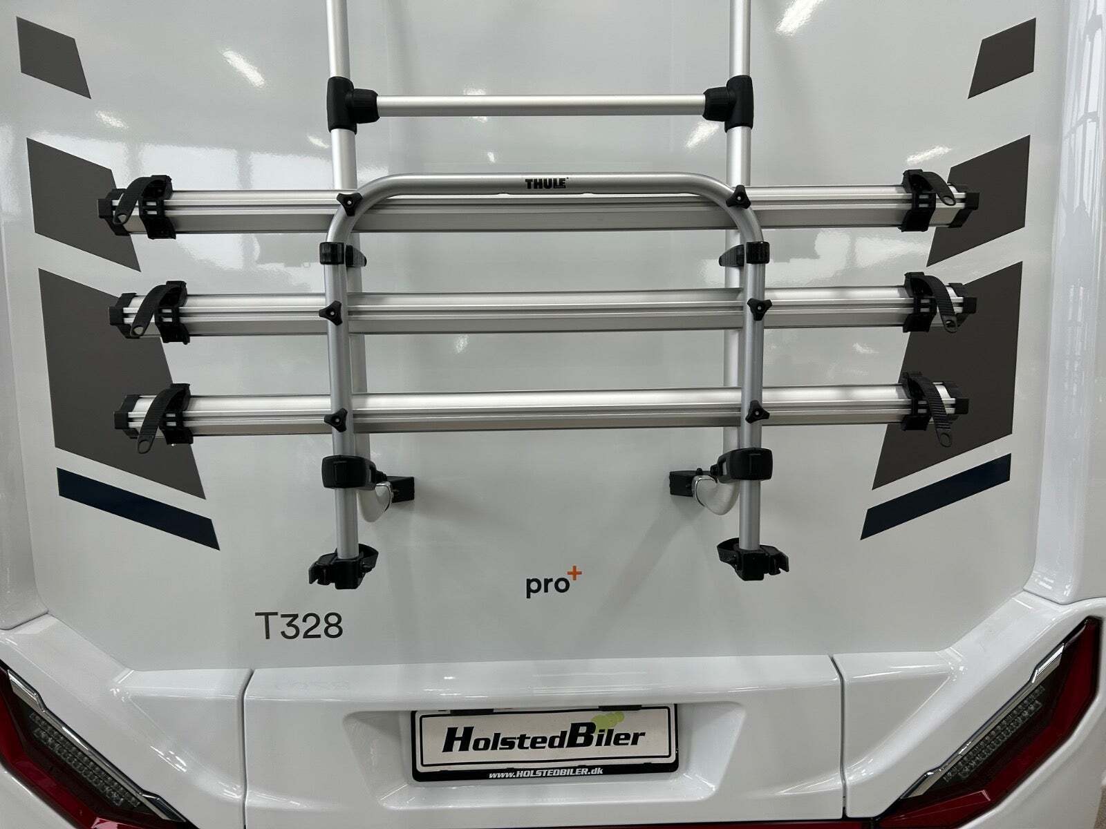 Hvid Carado T328 PRO+ fra 2026 set udefra