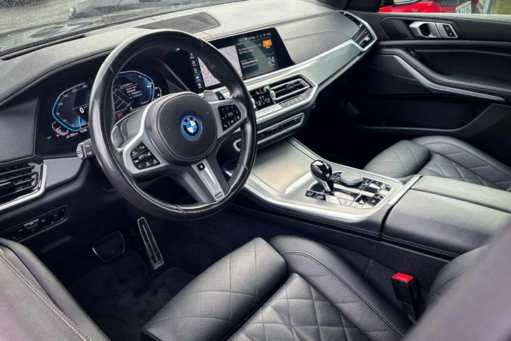 Sort BMW X5 fra 2023