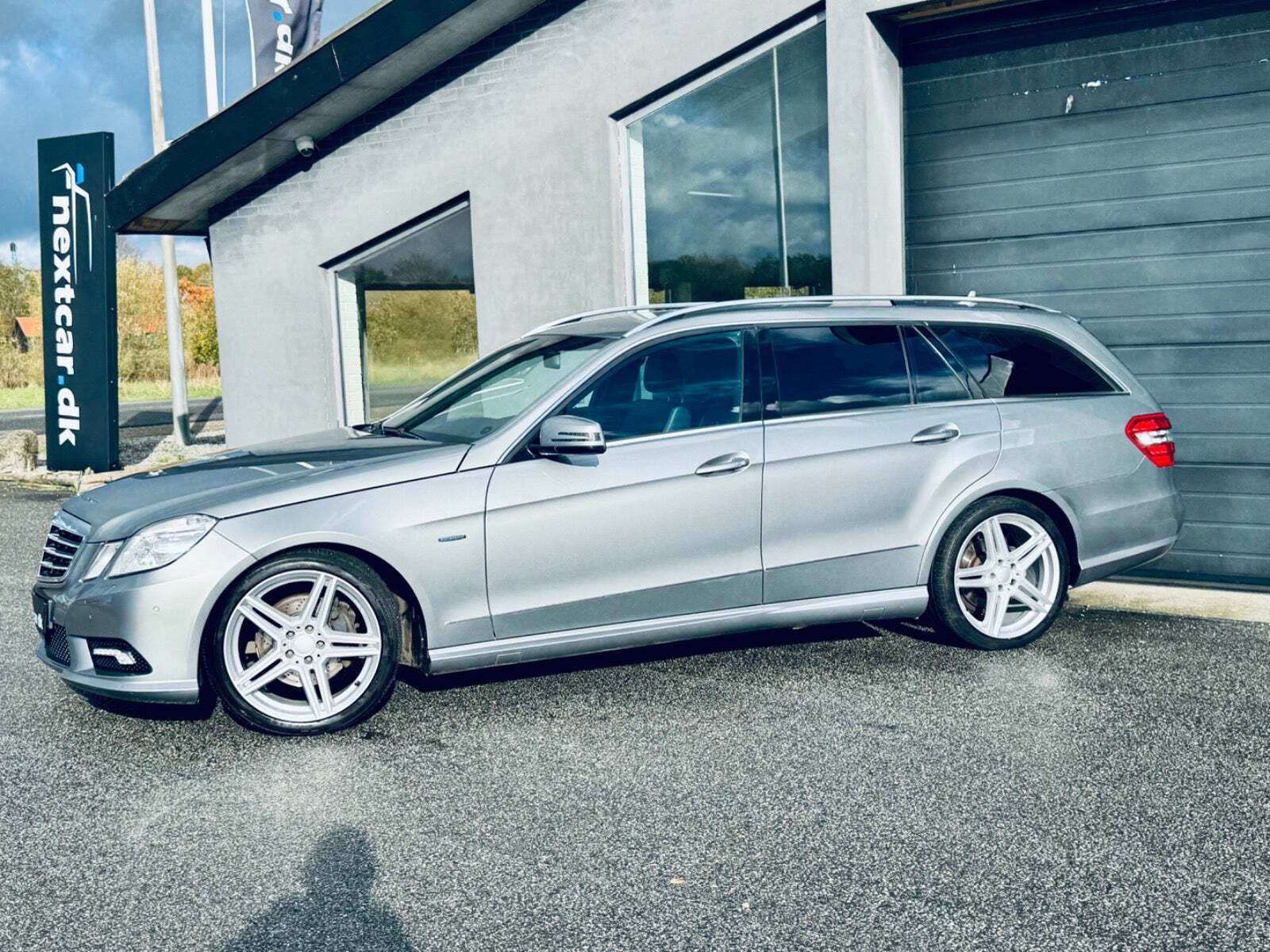 Sort Mercedes E200 fra 2012