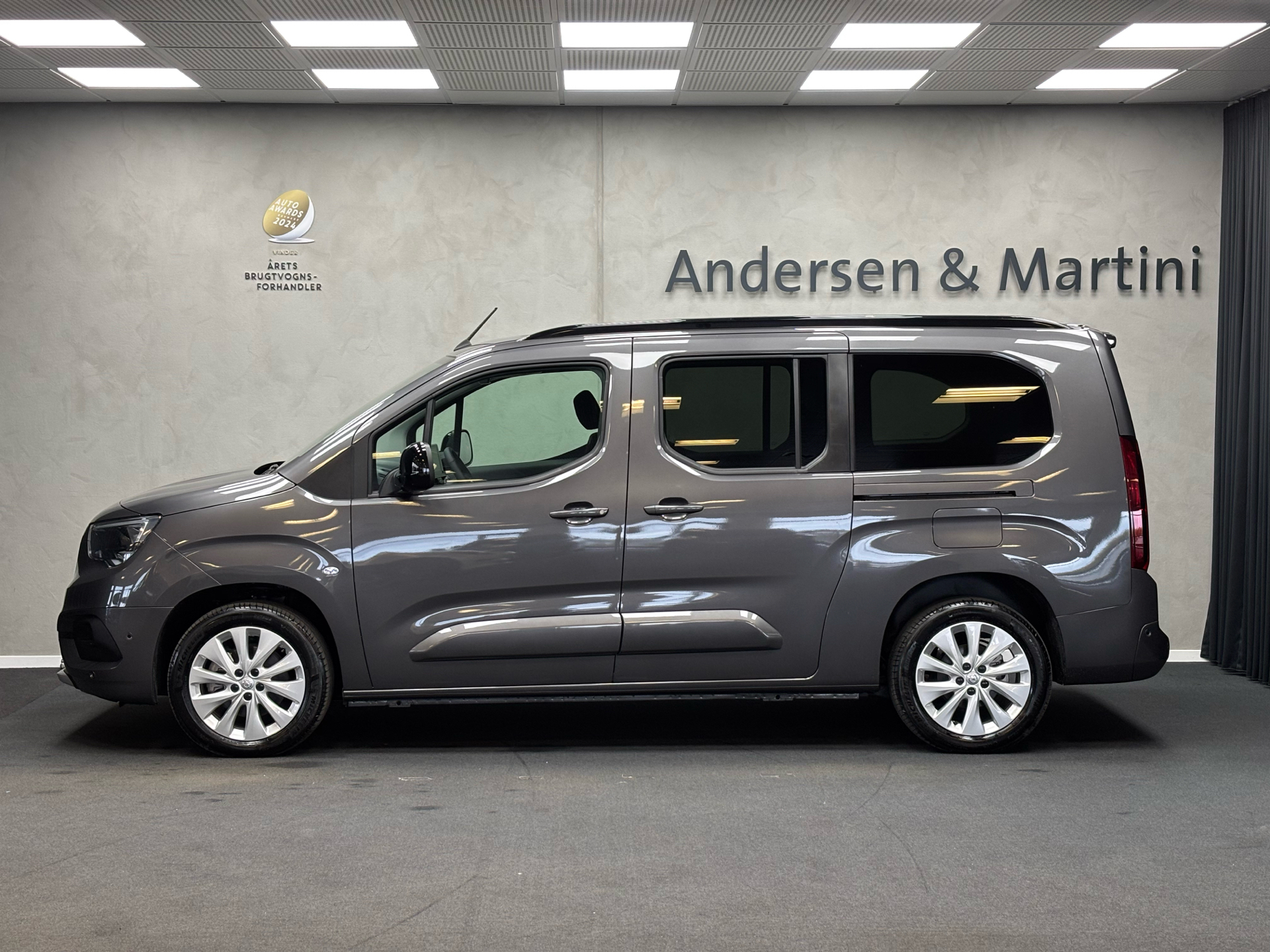 Opel Combo-e Life L2 EL Elegance XL 136HK 5d Aut.