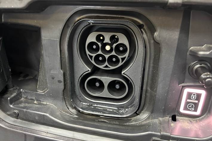 Grå Opel Combo-e Life fra 2024