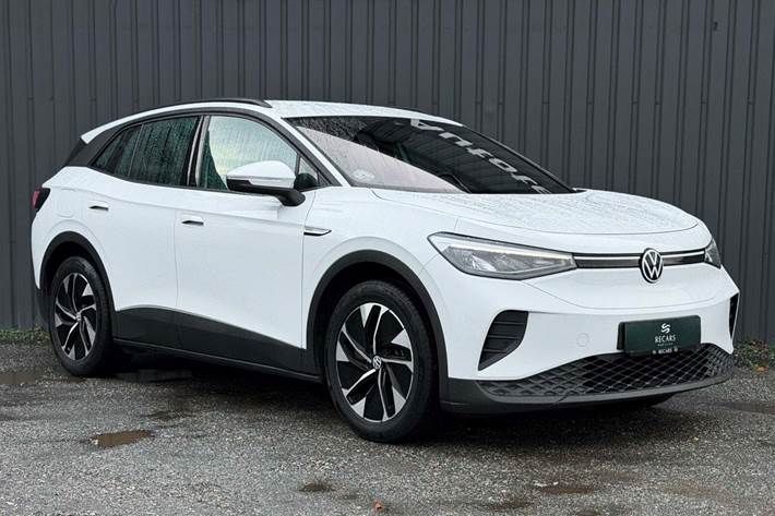 Hvid VW ID.4 fra 2023 set udefra