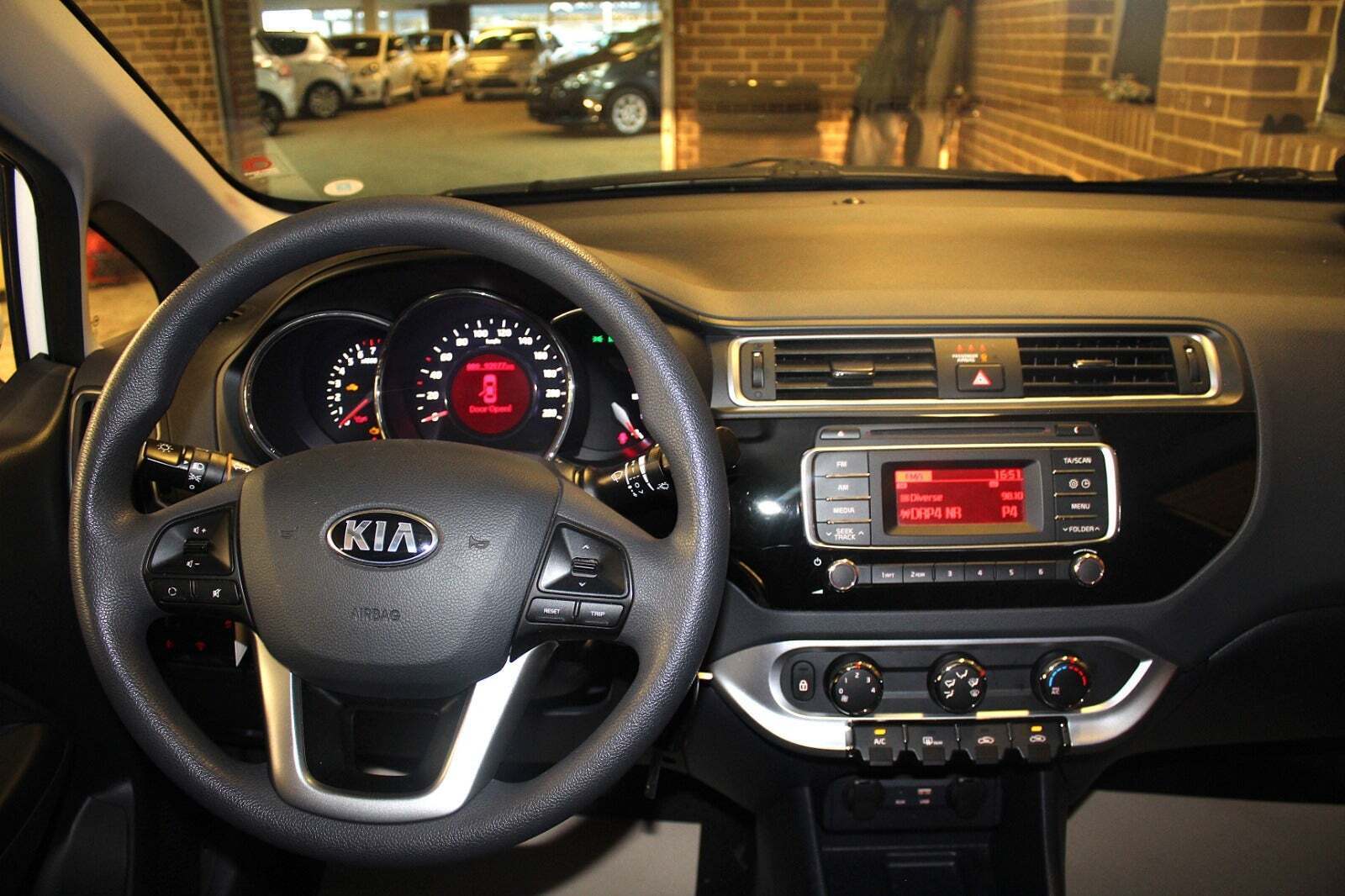 Hvid Kia Rio fra 2016