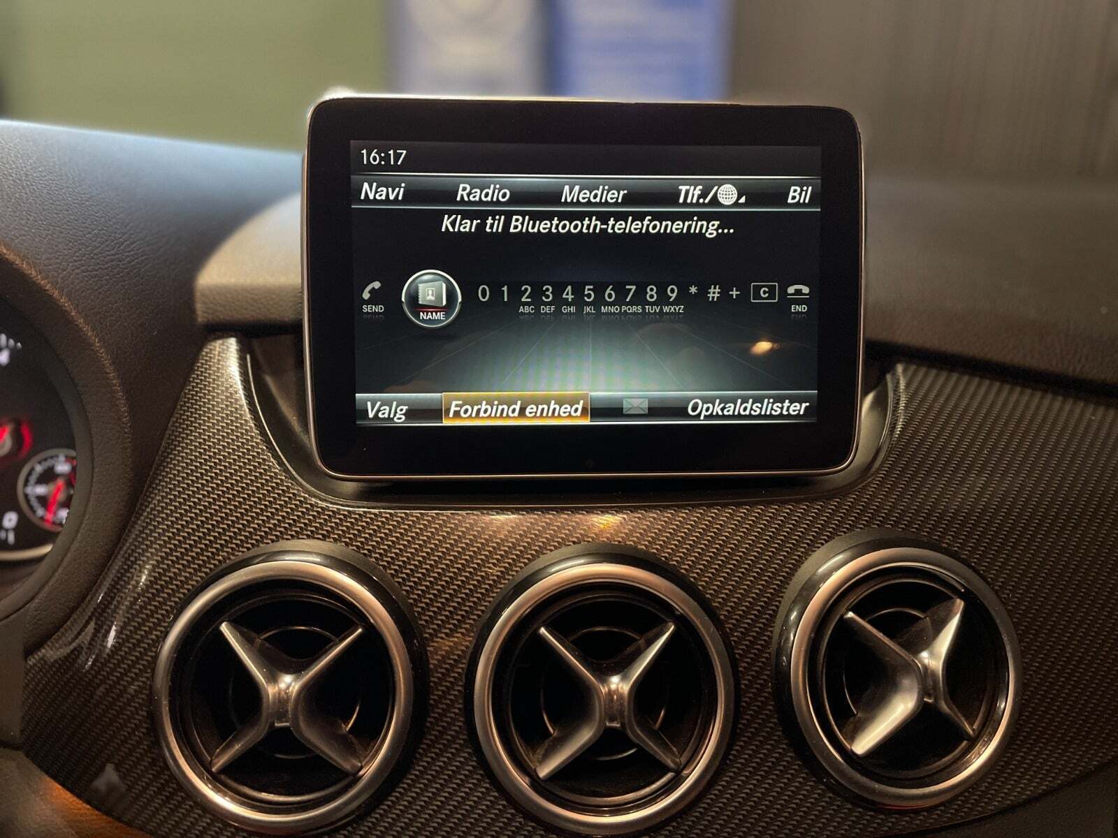 Sort Mercedes B220 d fra 2016