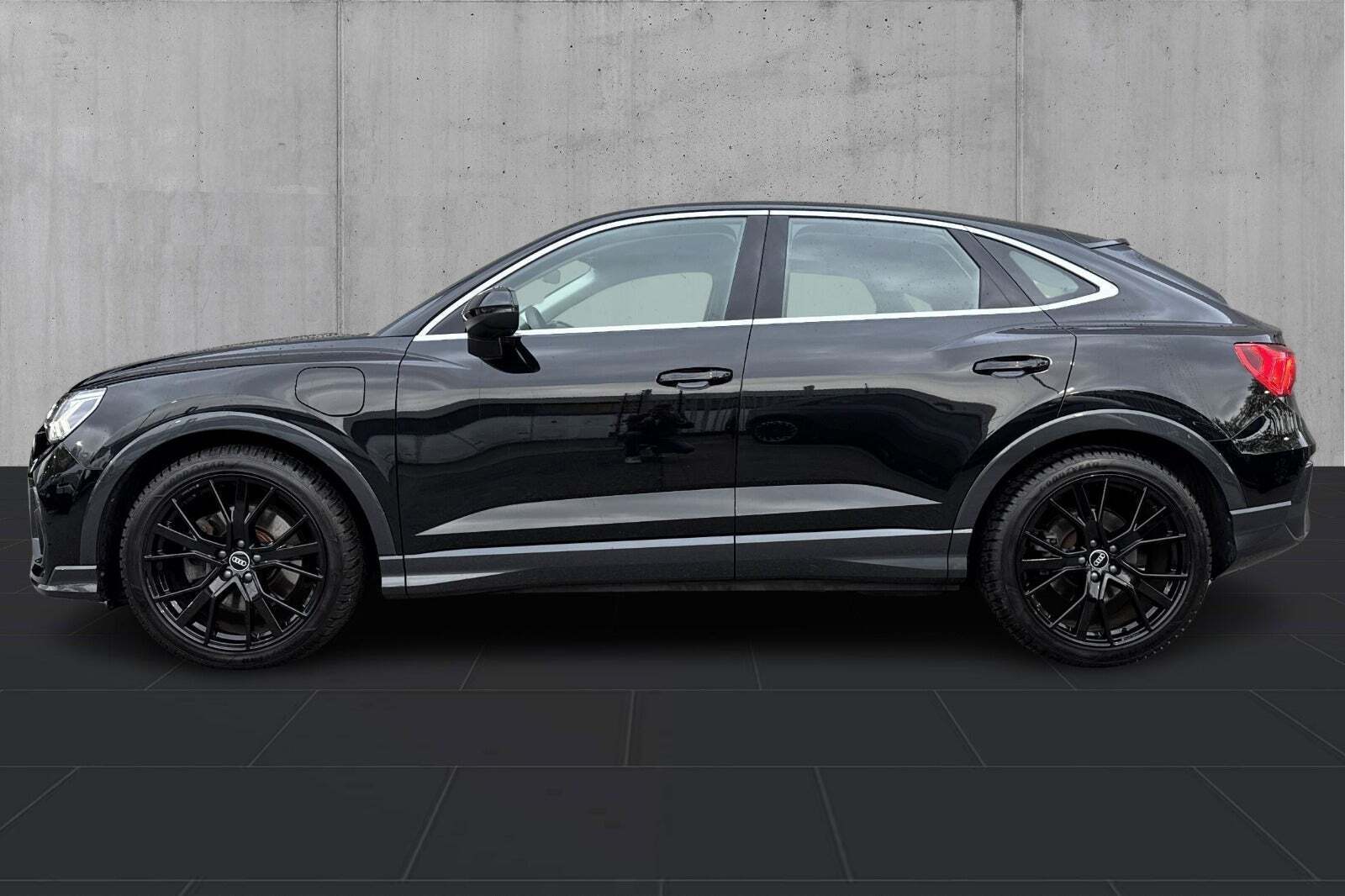 Audi Q3 45 TFSi e Attitude plus Sportback S-tr.