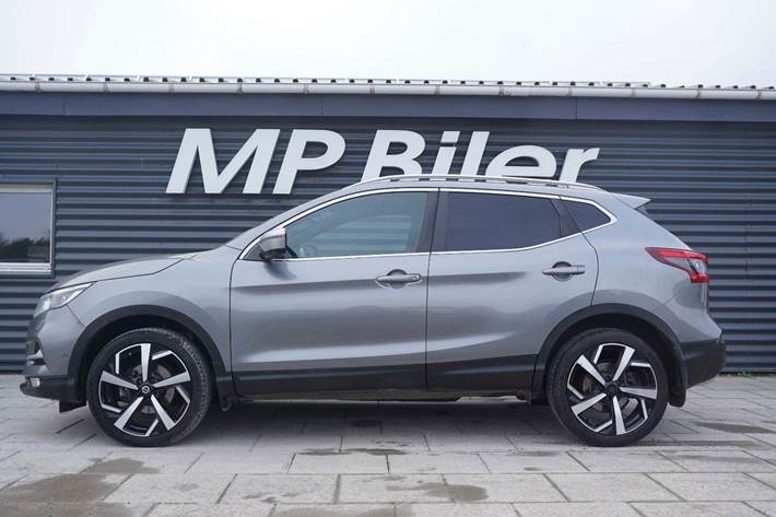 Sort Nissan Qashqai fra 2018