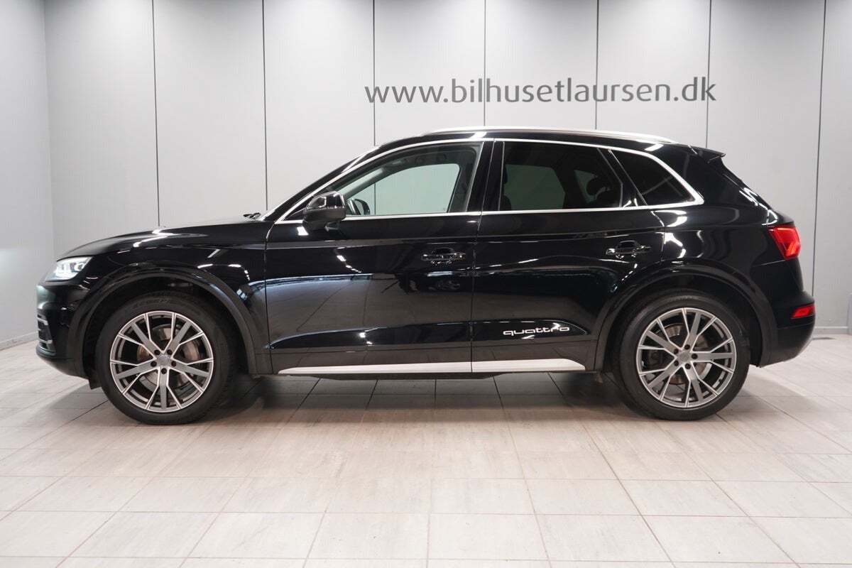 Sort Audi Q5 fra 2017