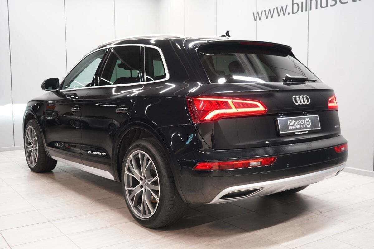 Sort Audi Q5 fra 2017