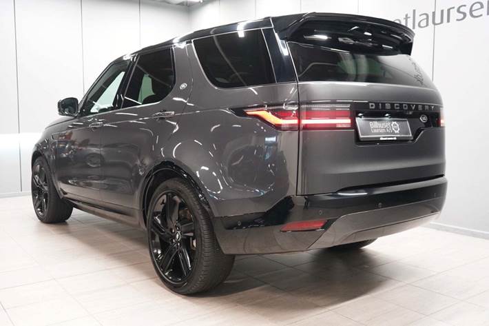 Grå Land Rover Discovery 5 fra 2023