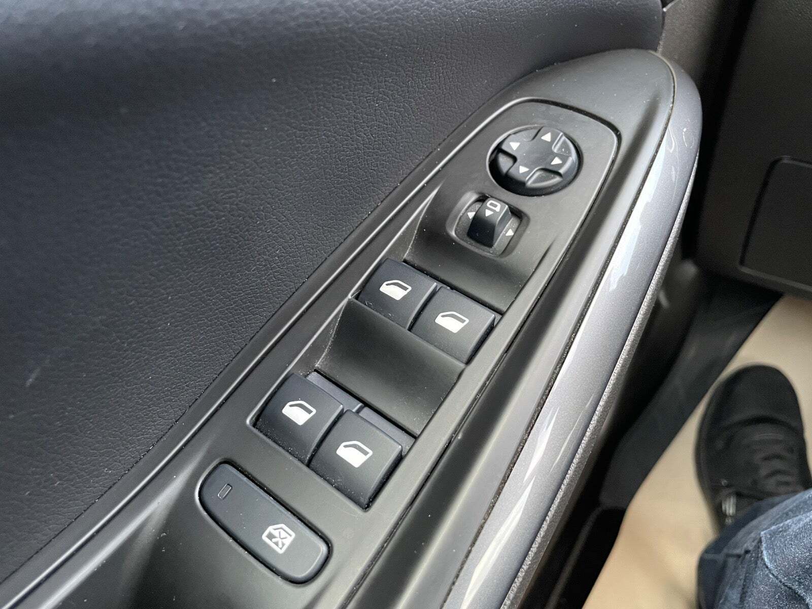 Grå Opel Grandland X fra 2021