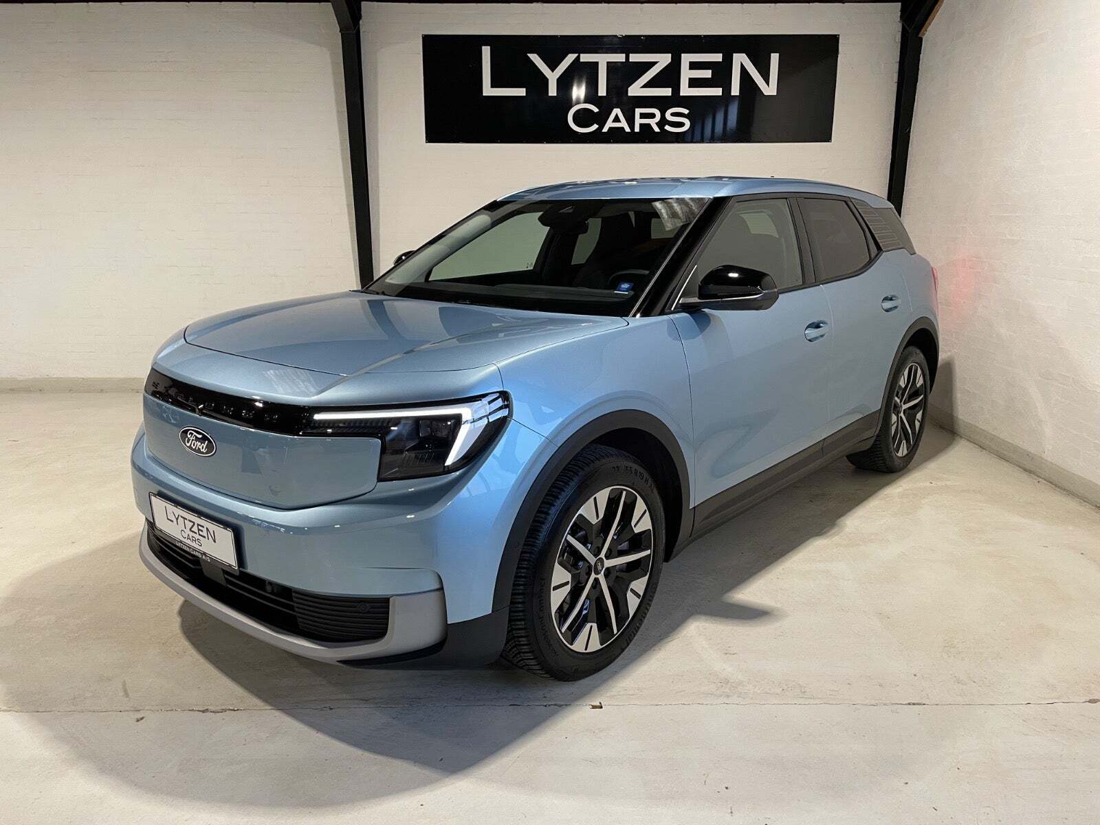 Ford Explorer 82 Select Extended Range