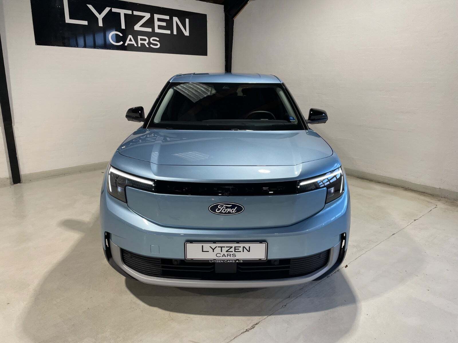 Ford Explorer 82 Select Extended Range