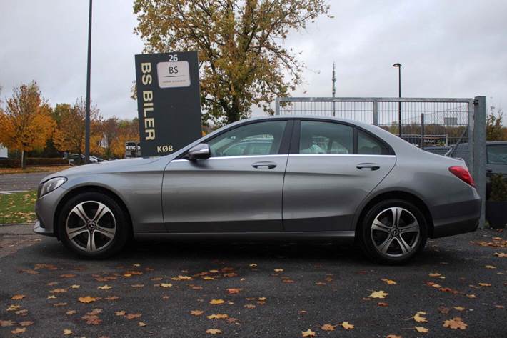 Grå Mercedes C200 fra 2014