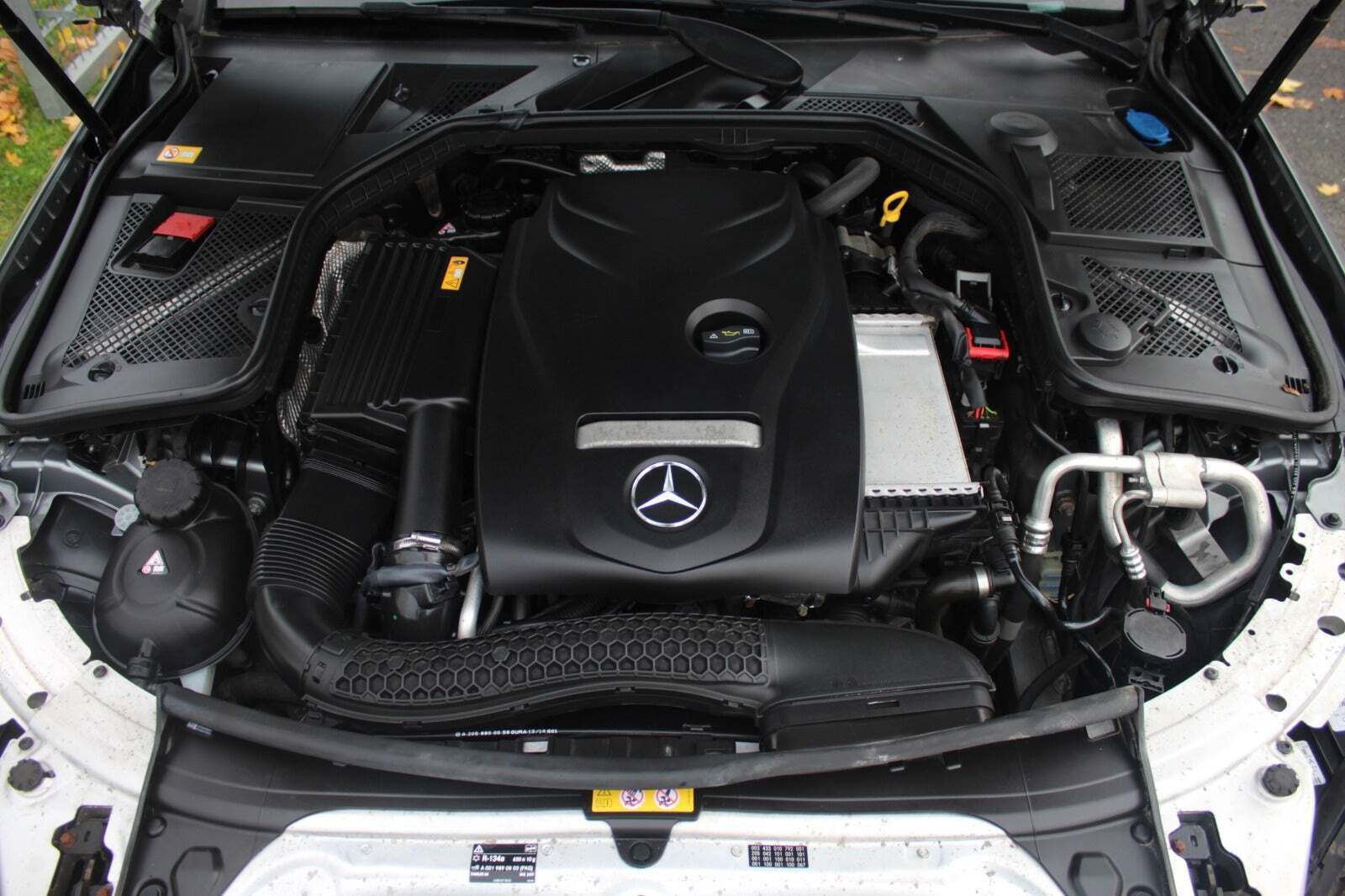 Grå Mercedes C200 fra 2014