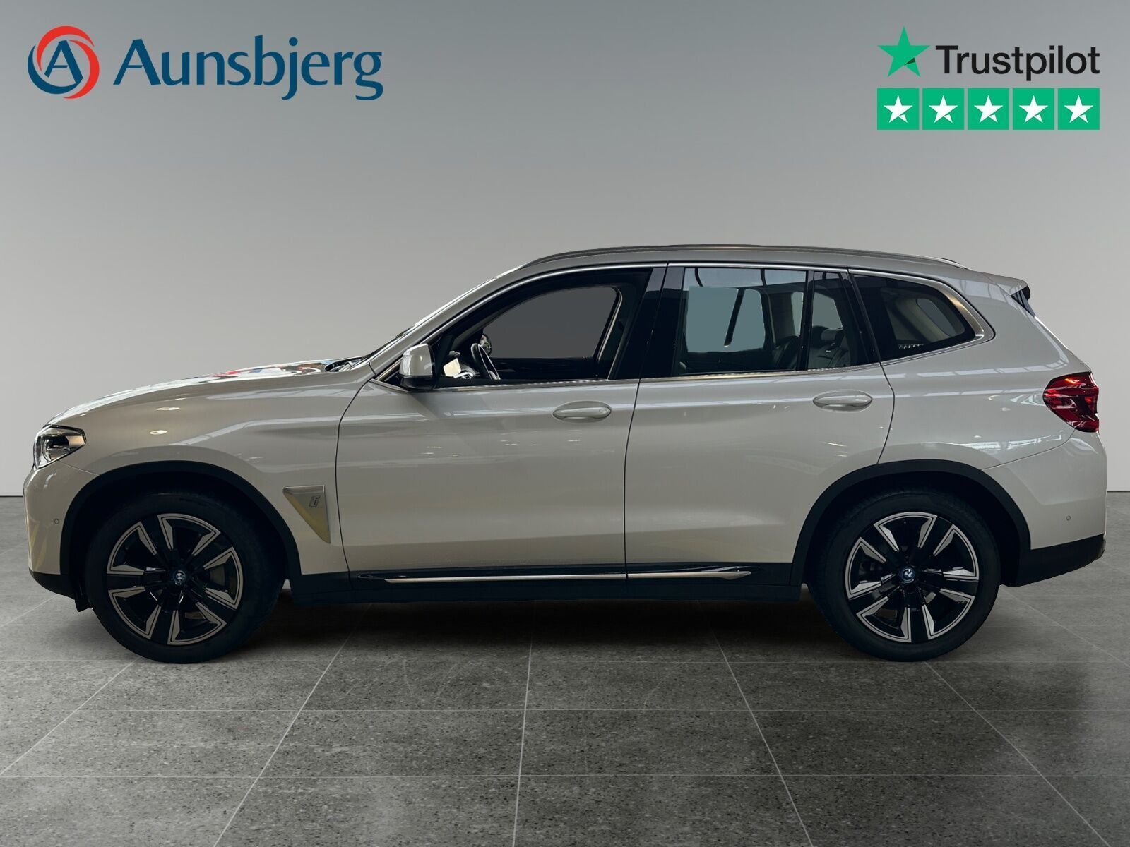 Hvid BMW iX3 fra 2021