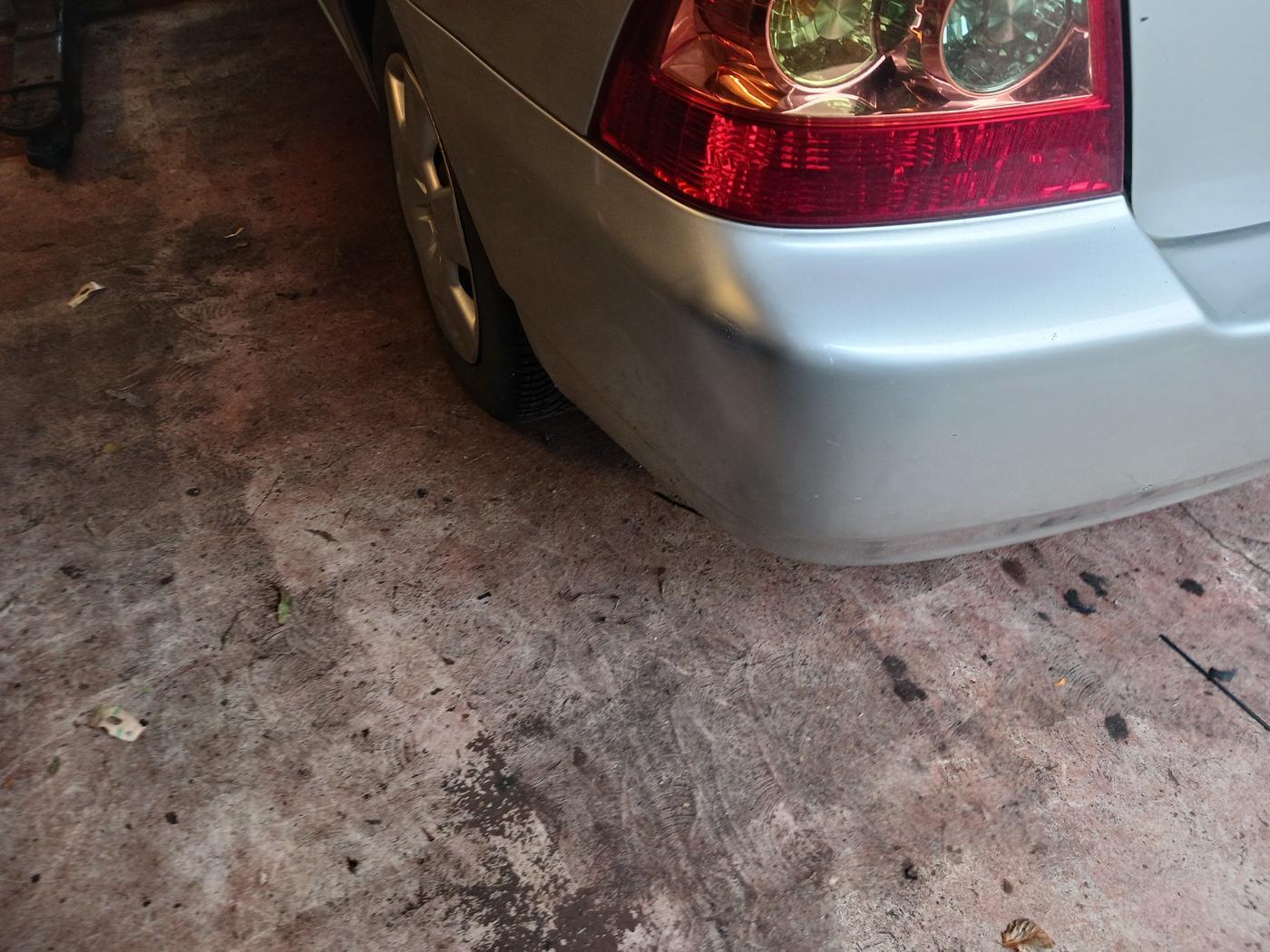 Grå Toyota Corolla fra 2006