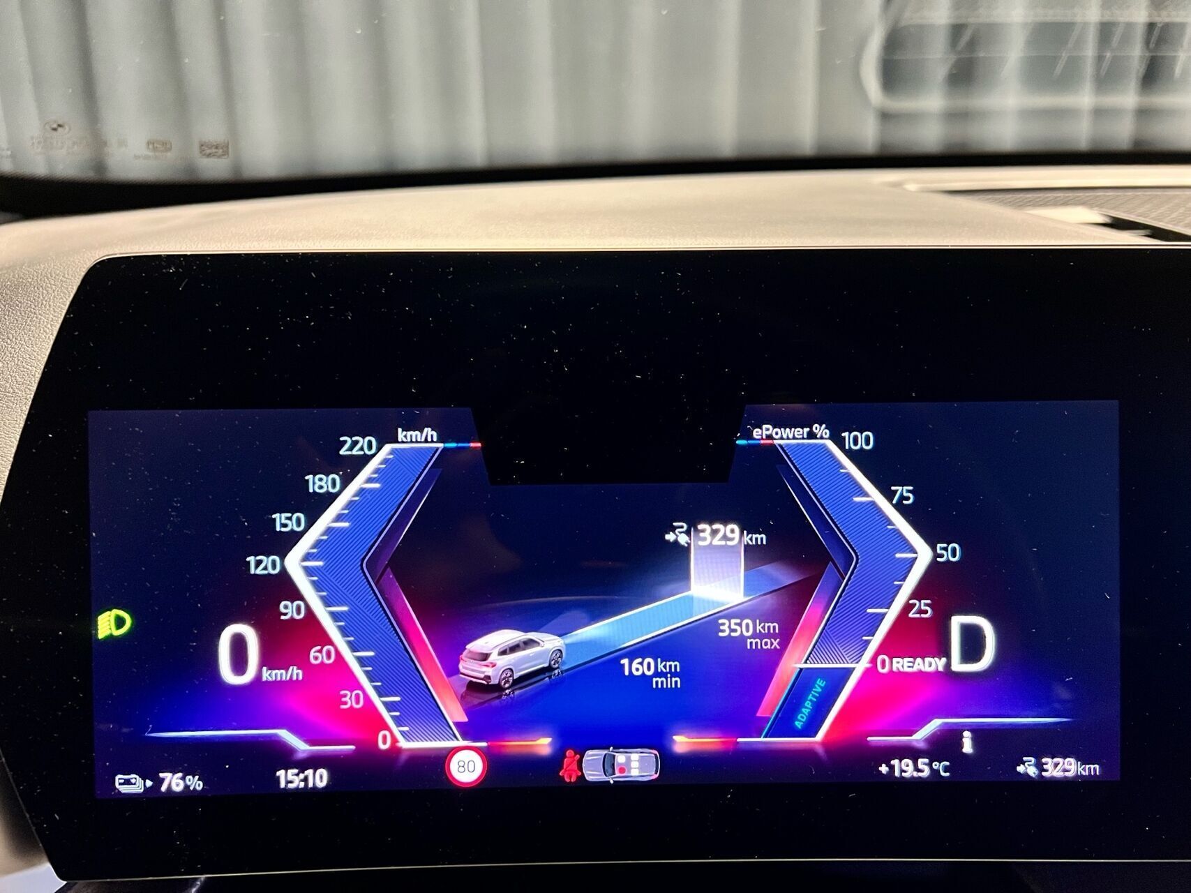 Sølv BMW iX1 fra 2024