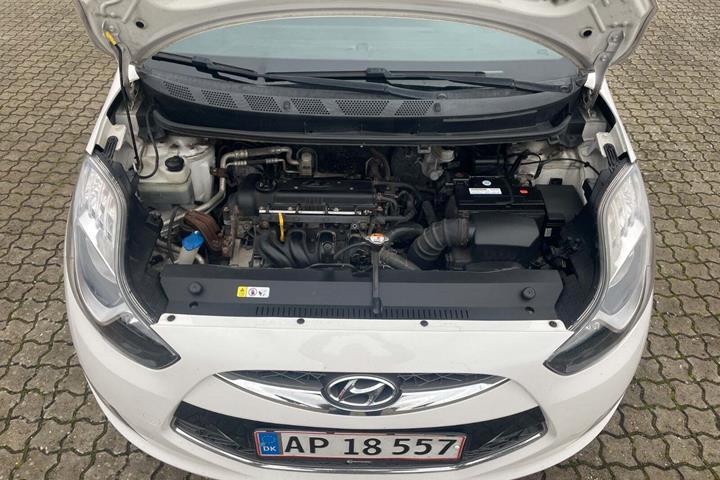 Hvid Hyundai ix20 fra 2014 set udefra