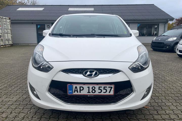Hvid Hyundai ix20 fra 2014 set udefra