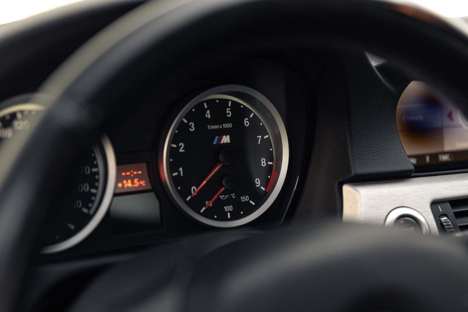 Grå BMW M3 fra 2008