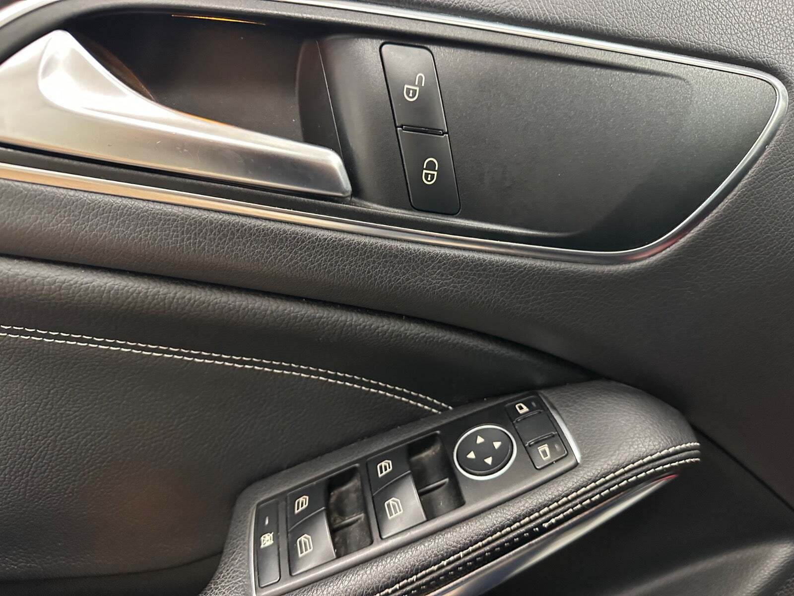 Hvid Mercedes A180 d fra 2017