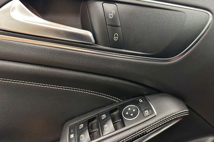 Hvid Mercedes A180 d fra 2017