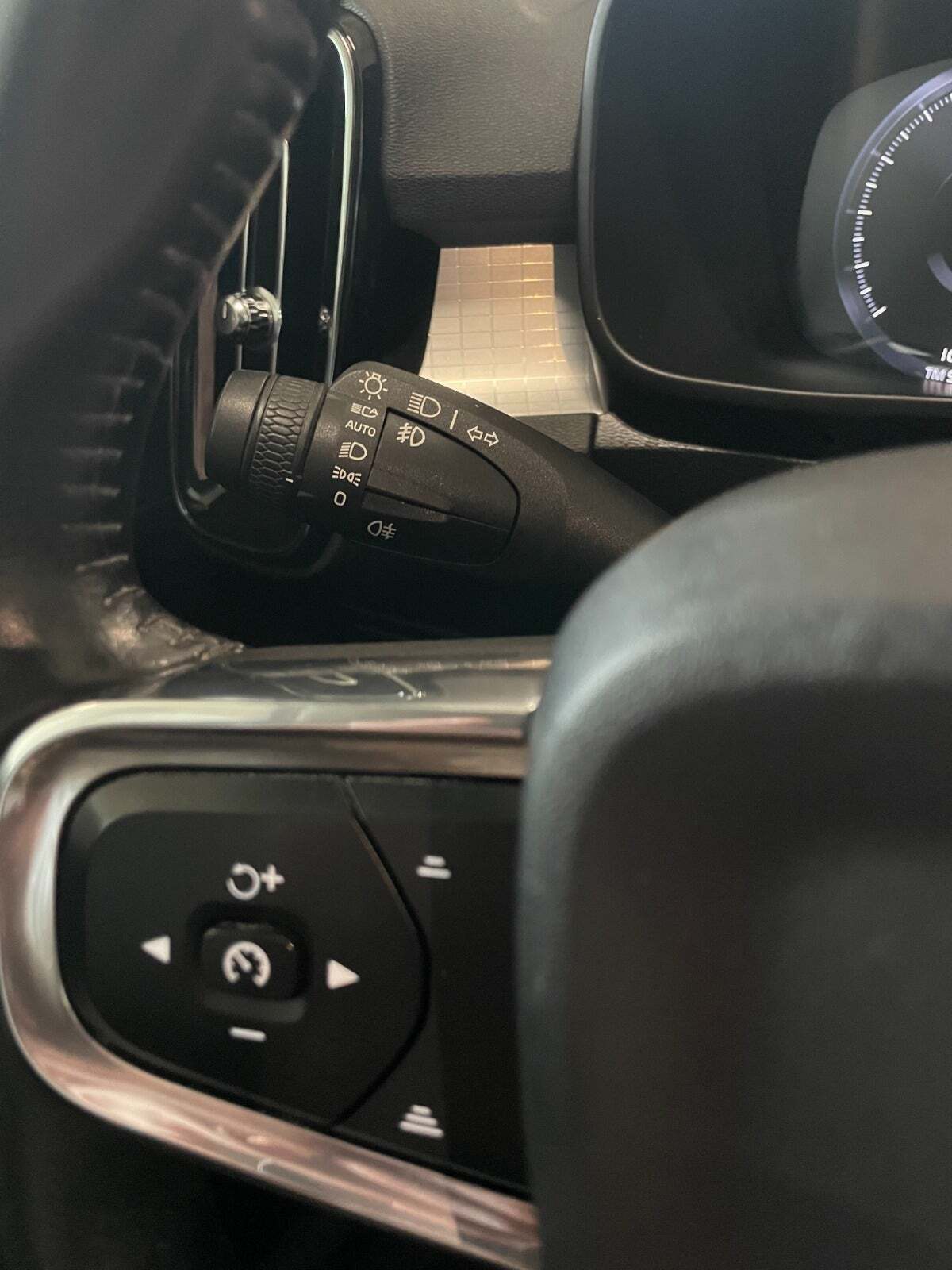 Sort Volvo XC40 fra 2019