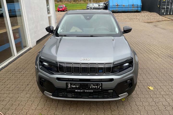 Grå Jeep Avenger fra 2023
