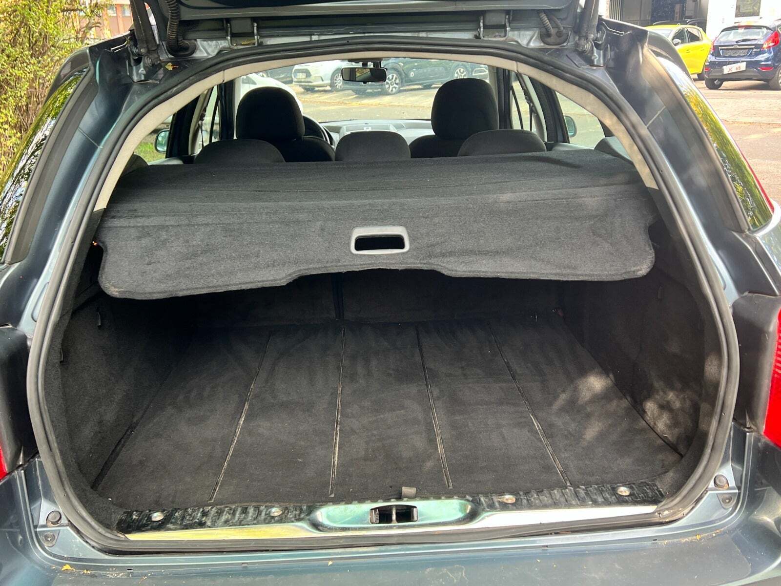 Grå Peugeot 407 fra 2006