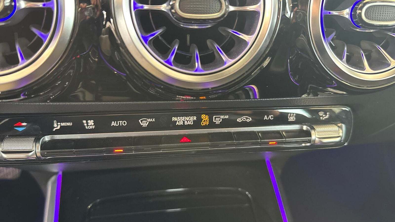 Hvid Mercedes EQA250 fra 2023