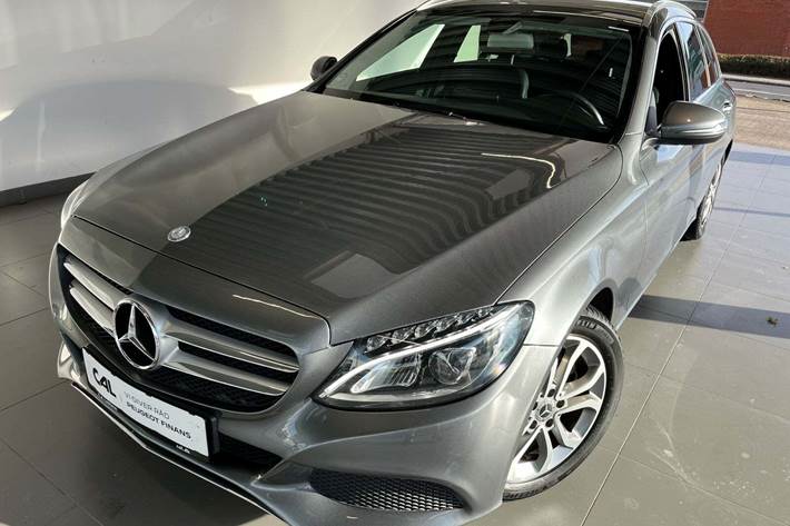 Grå Mercedes C200 fra 2017