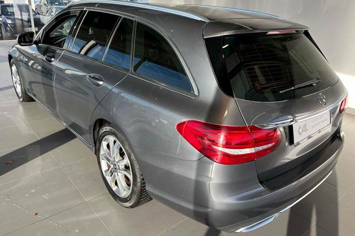 Grå Mercedes C200 fra 2017