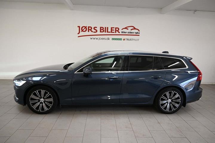 Blå Volvo V60 fra 2021