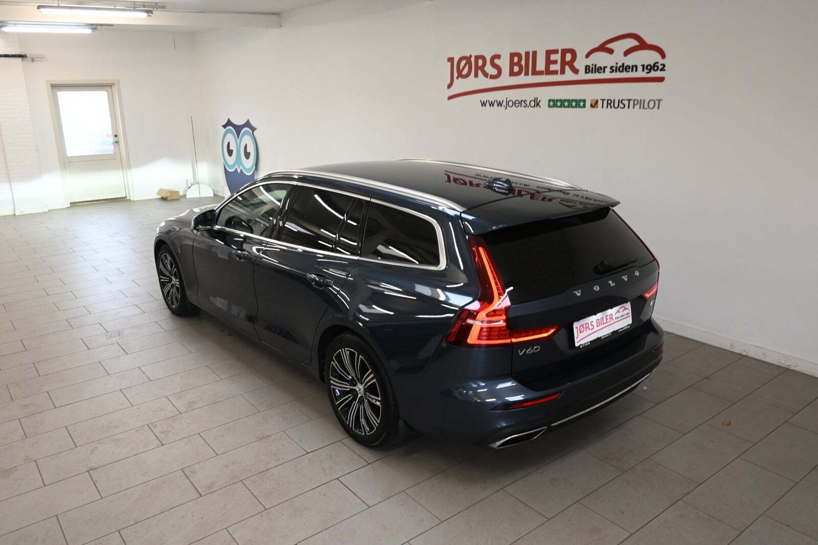 Blå Volvo V60 fra 2021