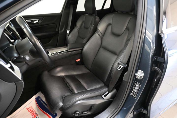 Blå Volvo V60 fra 2021