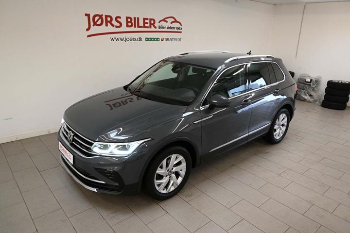 Grå VW Tiguan fra 2021