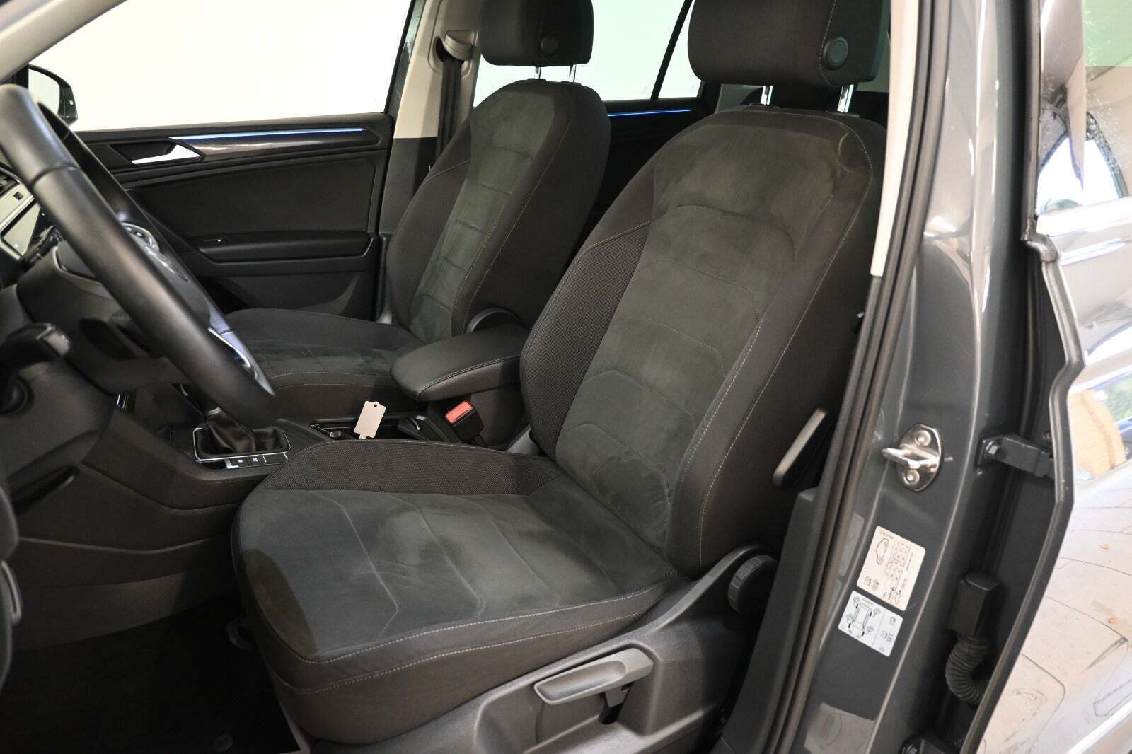 Grå VW Tiguan fra 2021