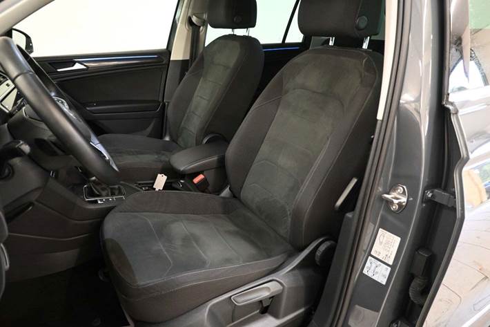 Grå VW Tiguan fra 2021