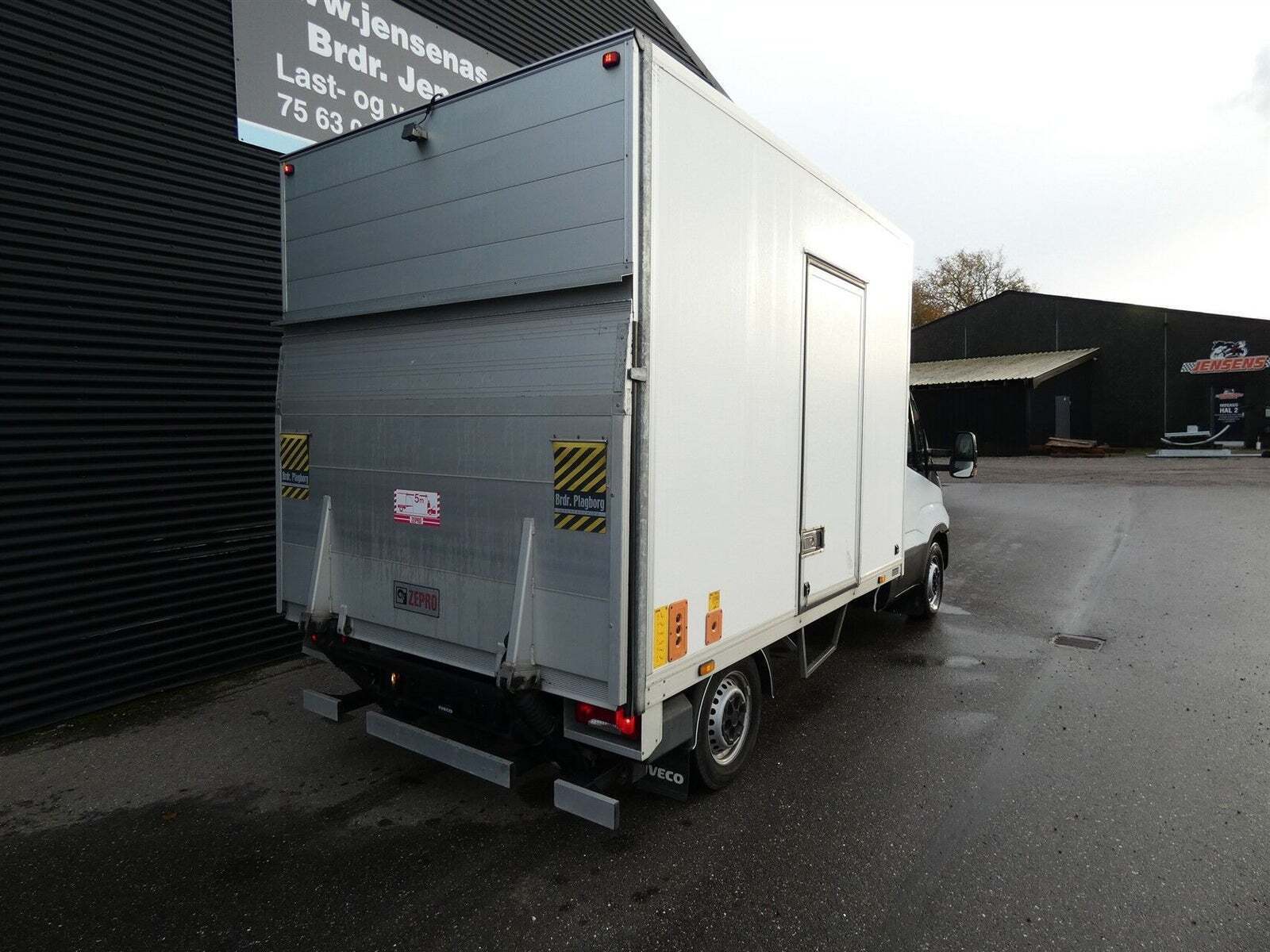 Iveco Daily 2,3 35S14 Alukasse