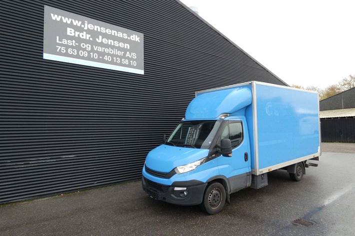 Blå Iveco Daily fra 2017