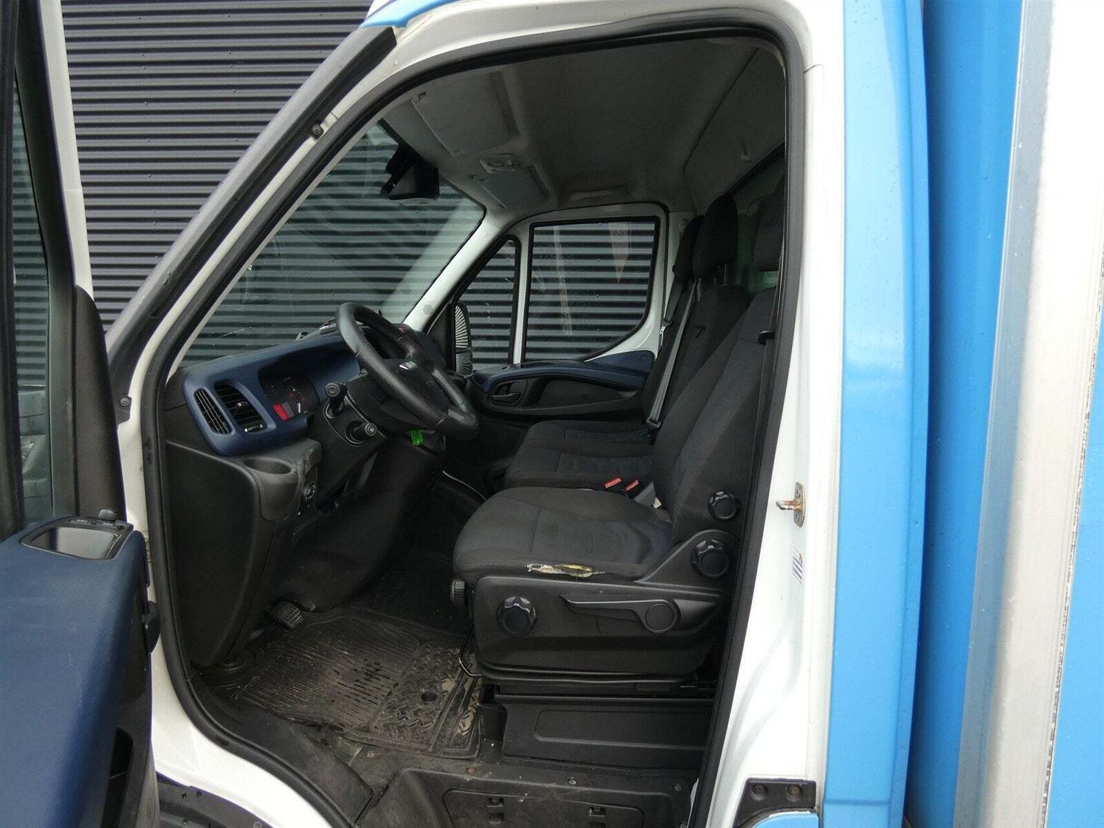 Iveco Daily 2,3 35S16 Alukasse m/lift AG8