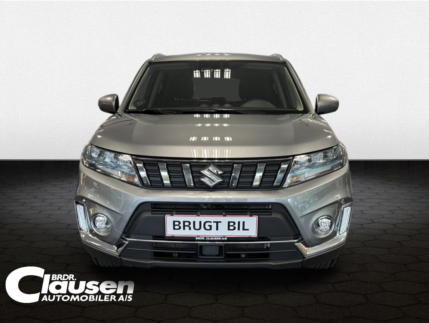 Grå Suzuki Vitara fra 2022